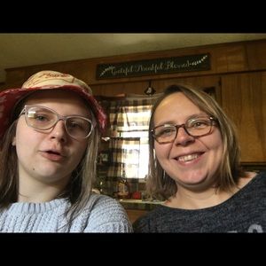 Meet your Posher, Holly